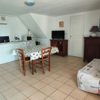 Hébergement Maison de Campagne - Rez-de-Chaussée - location saisonnière sur la commune du Trioulou dans le Cantal pour 2 personnes