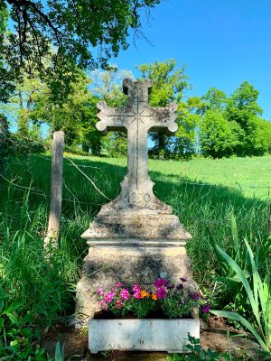 Croix, commune du Trioulou dans le Cantal 15