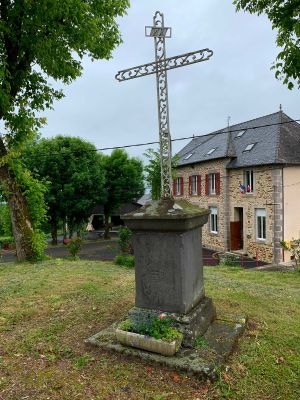 Croix, commune du Trioulou dans le Cantal 15